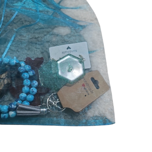 Hand Crafted Braclets Earrings Set.  6 Pieces - Picture 2 of 3